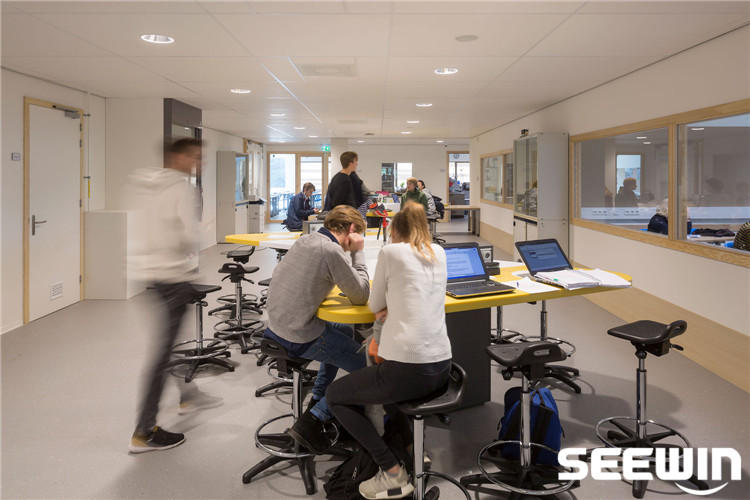 學(xué)生課桌椅